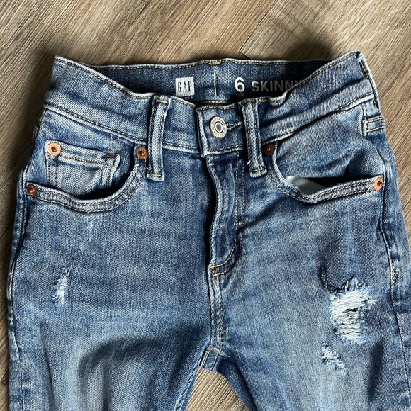 Gap distressed little kid skinny jeans - Picture 2 of 7